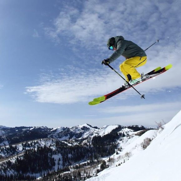 Estações de esqui dos EUA registram falta de neve